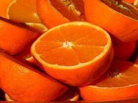 Vitamin C an Orangen enthale gëtt duerch Nikotin eliminéiert